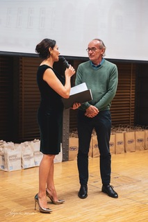 Anna Popek feet photo thumbnail