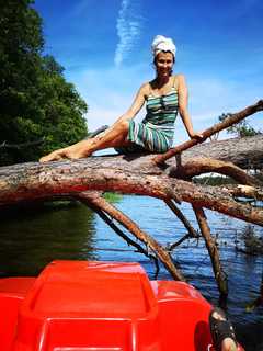 Anna Popek feet photo thumbnail