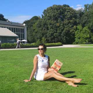 Anna Popek feet photo thumbnail