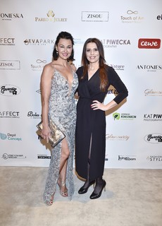 Anna Popek feet photo thumbnail