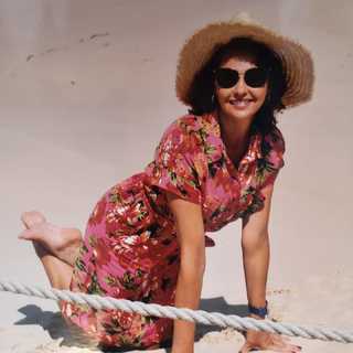 Anna Popek feet photo thumbnail