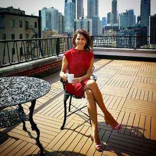 Anna Popek feet photo thumbnail