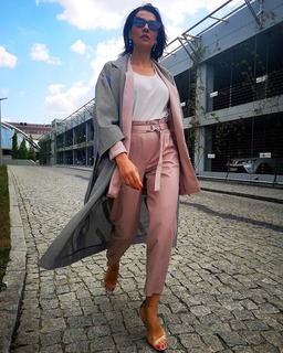 Anna Popek feet photo thumbnail