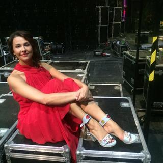 Anna Popek feet photo thumbnail