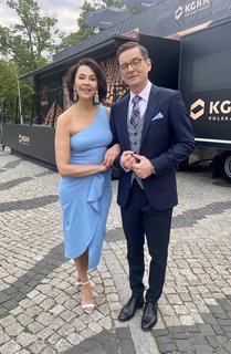 Anna Popek feet photo thumbnail