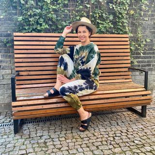 Anna Popek feet photo thumbnail