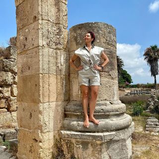 Anna Popek feet photo thumbnail