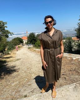 Anna Popek feet photo thumbnail