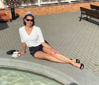 Anna Popek feet photo thumbnail