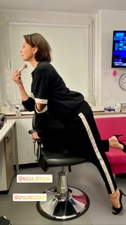 Anna Popek feet photo thumbnail