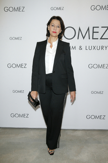 Anna Popek feet photo thumbnail