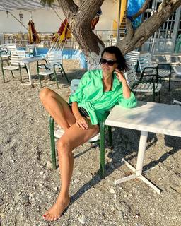 Anna Popek feet photo thumbnail