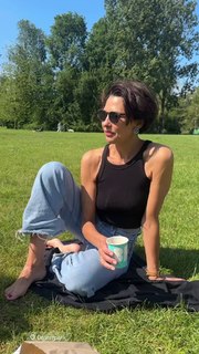 Anna Popek feet photo thumbnail