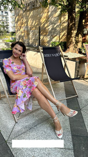 Anna Popek feet photo thumbnail