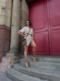 Anna Popek feet photo thumbnail