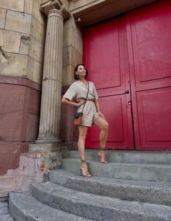 Anna Popek feet photo thumbnail