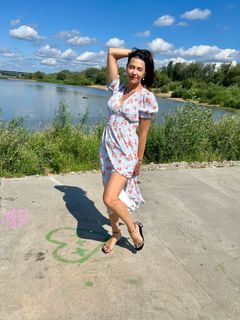 Anna Popek feet photo thumbnail