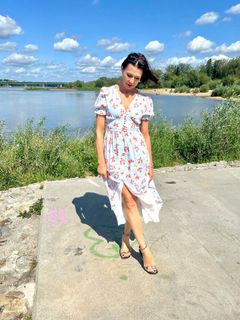 Anna Popek feet photo thumbnail