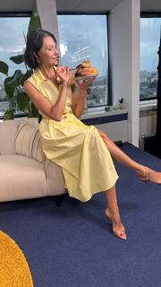 Anna Popek feet photo thumbnail