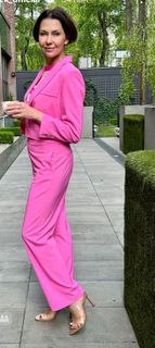 Anna Popek feet photo thumbnail