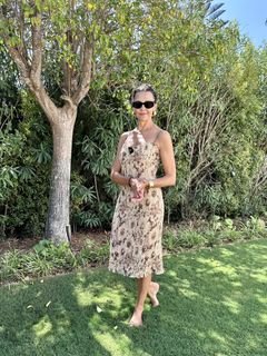 Anna Popek feet photo thumbnail