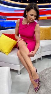 Anna Popek feet photo thumbnail