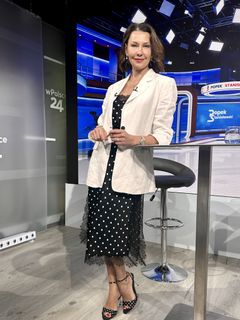 Anna Popek feet photo 2