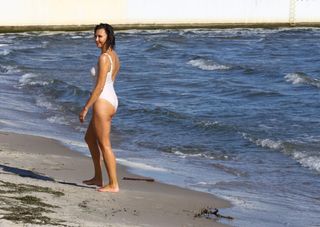 Anna Popek feet photo 8