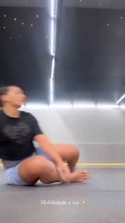 Anna Rodrigues feet photo 2