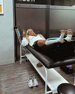 Anna Rodrigues feet photo 16