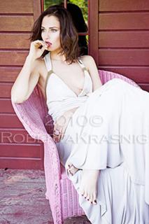 Anna Safroncik feet photo thumbnail