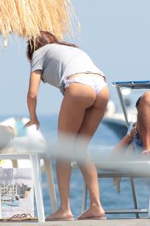 Anna Safroncik feet photo thumbnail