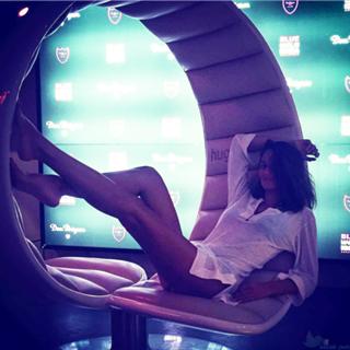 Anna Safroncik feet photo thumbnail