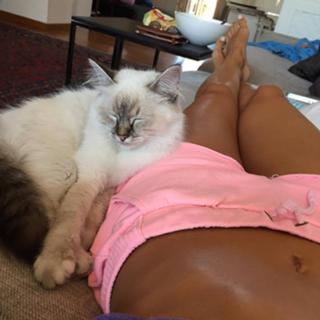 Anna Safroncik feet photo thumbnail