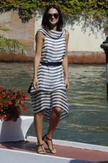 Anna Safroncik feet photo thumbnail