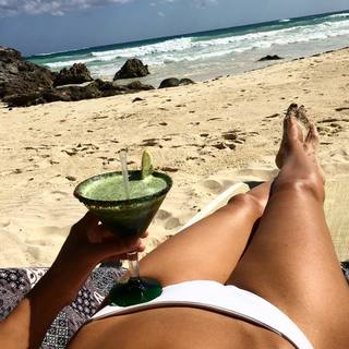 Anna Safroncik feet photo thumbnail
