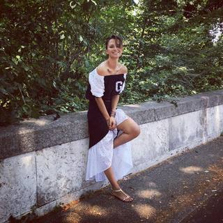 Anna Safroncik feet photo thumbnail
