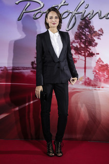 Anna Safroncik feet photo thumbnail