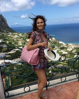 Anna Safroncik feet photo thumbnail