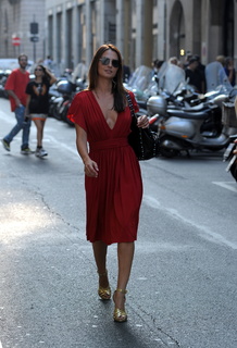 Anna Safroncik feet photo thumbnail
