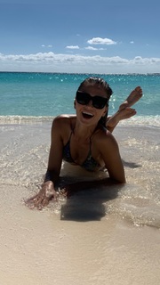 Anna Safroncik feet photo thumbnail