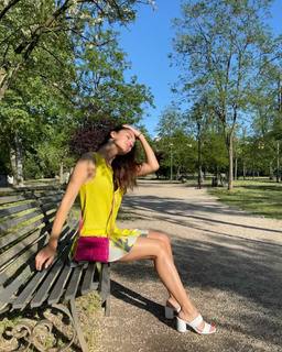 Anna Safroncik feet photo thumbnail