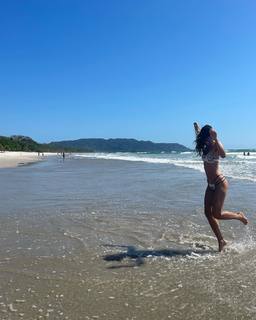 Anna Safroncik feet photo thumbnail