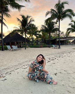 Anna Safroncik feet photo thumbnail