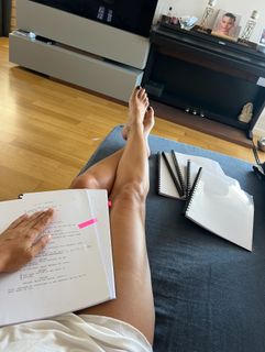 Anna Safroncik feet photo thumbnail