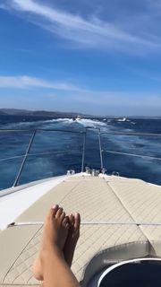 Anna Safroncik feet photo thumbnail