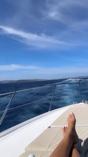 Anna Safroncik feet photo thumbnail