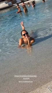 Anna Safroncik feet photo 8