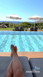Anna Safroncik feet photo 7