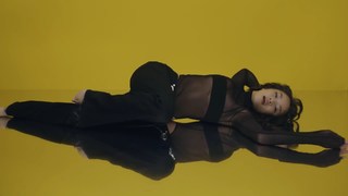 Anna Sawai feet photo thumbnail